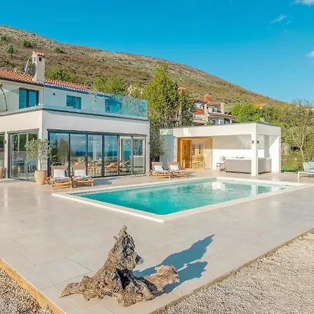 Luxurious In With Sauna *