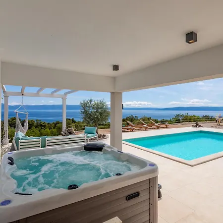 Luxurious In With Sauna Дом отдыха Равни