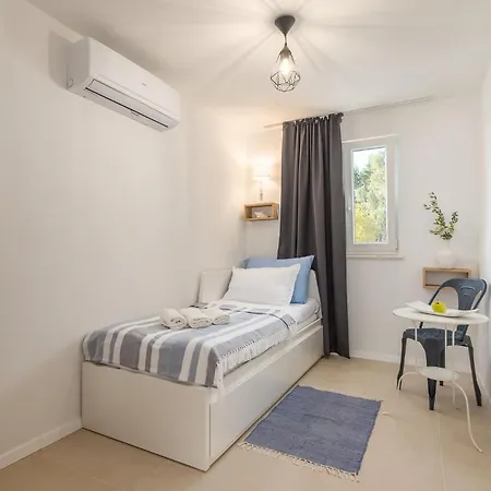 Amazing Home In Ravni With Sauna בית נופש