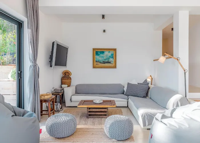 Дом отдыха Luxurious In With Sauna *