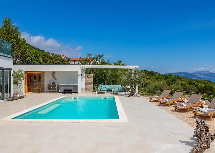 Luxurious In With Sauna * Равни