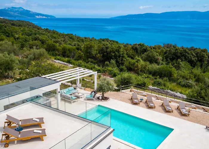 Luxurious In With Sauna * Равни