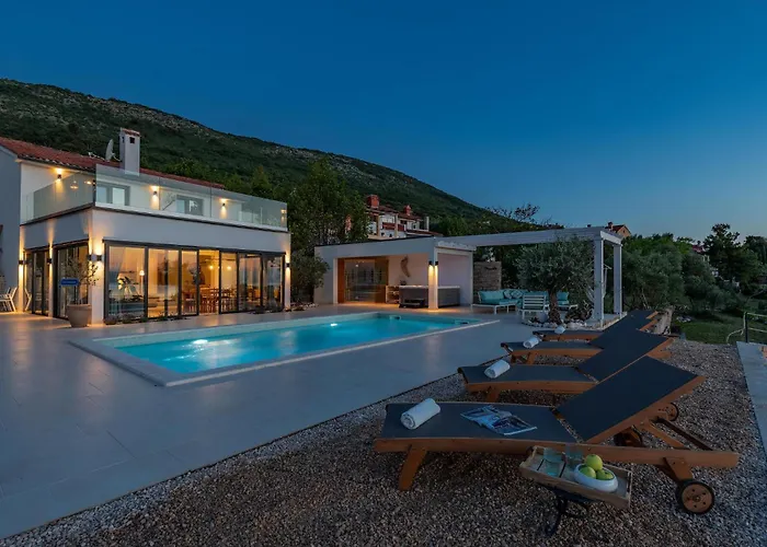 Luxurious In With Sauna *