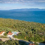 Hébergement de vacances Luxurious In With Sauna Ravni